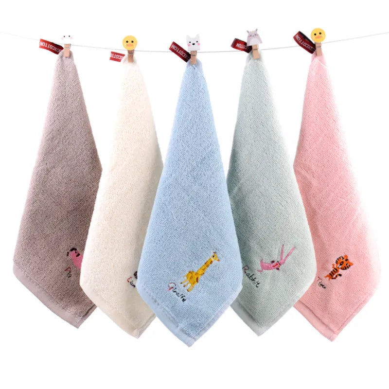 1Pcs 25x25cm 100% Cotton Cartoon Animal Embroidered Small Square Towel Baby Hand Wash Face