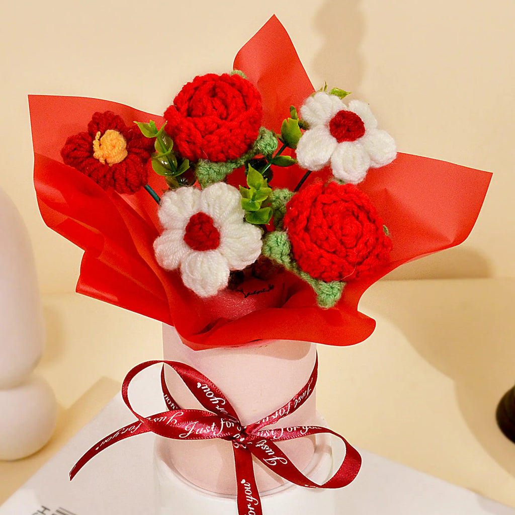 Handmade Crochet Rose & Daisy Bouquet – Everlasting Knitted Flower Gift