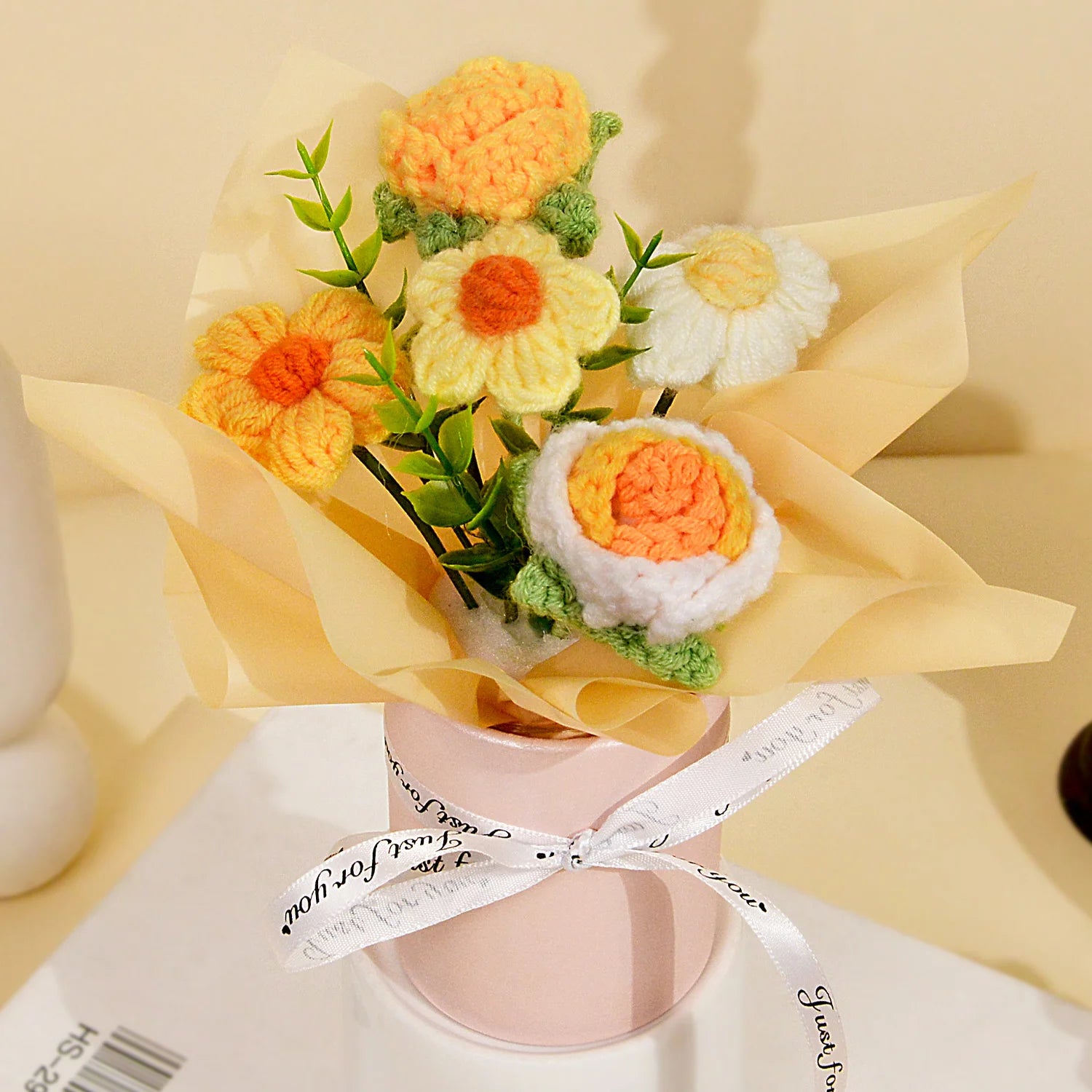 Handmade Crochet Rose & Daisy Bouquet – Everlasting Knitted Flower Gift